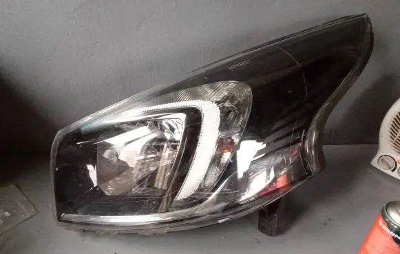 Renault Trafic III (X82) Headlight/headlamp 1EE01156505 260605859R 93867959