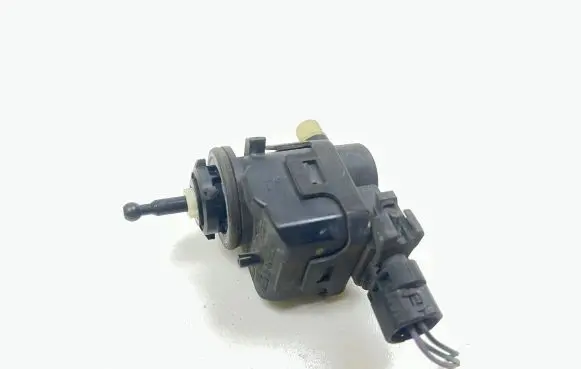 Headlight level adjustment motor