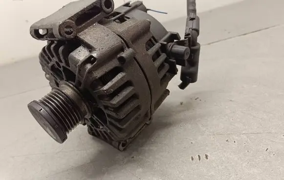 Mercedes-Benz E W212 Generator/alternator A0131546802 409073058 2543406A