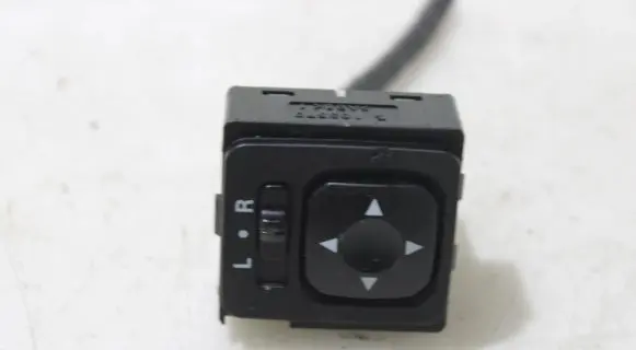 Mitsubishi Outlander Wing mirror switch 183570