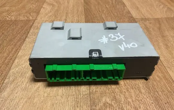 Volvo S40, V40 Alarm control unit/module 30889926 MB2323008461