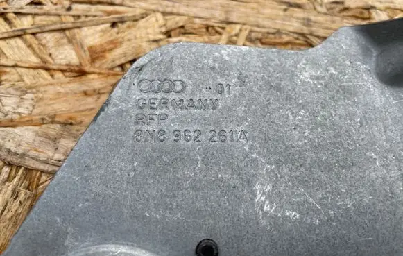 Audi TT Mk1 Center console 8N8962261A