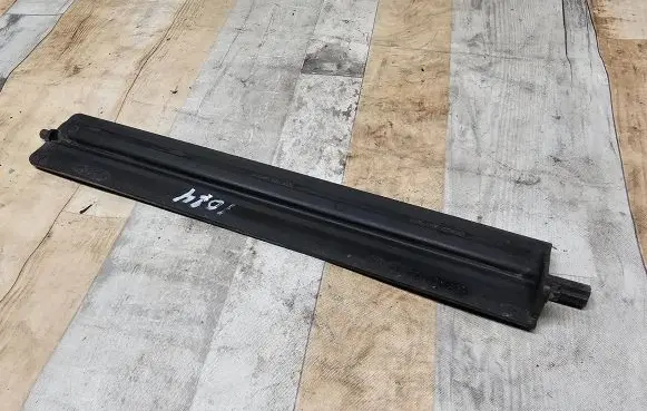 Ford Focus Intercooler air channel guide BM518472AD