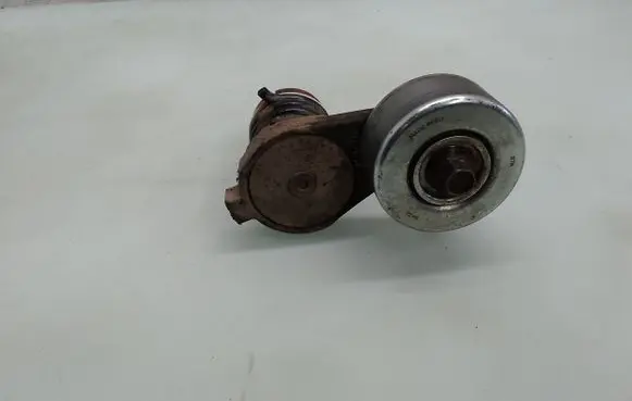 Toyota Land Cruiser (J120) Generator/alternator belt tensioner