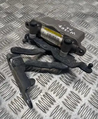 Mercedes-Benz E A207 Bonnet Pedestrian Airbag Actuator A2129067701 19033900016