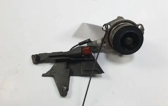Volkswagen PASSAT B8 Water pump 04L109145A