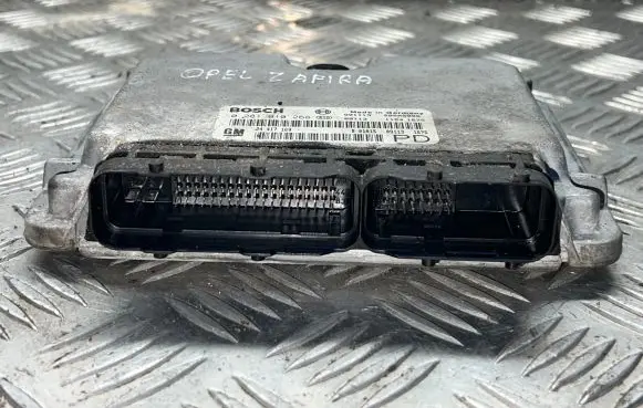 Toyota Corolla E120 E130 Engine control unit/module 24417169 28SA9999 0281010268