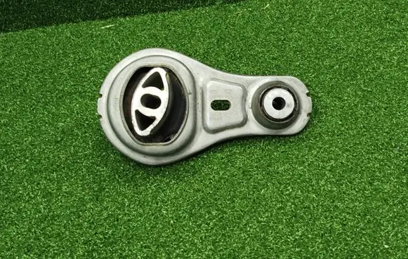 Renault Trafic II (X83) Engine mount bracket 93866731 112388746R