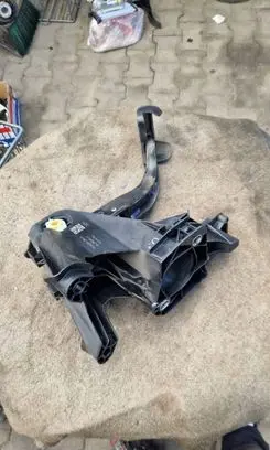 Volkswagen PASSAT B8 Brake pedal bracket assembly 5Q1723058J