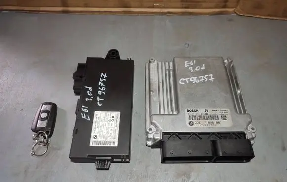 BMW 5 E60 E61 Engine control unit/module 7806987 13617806987 13617808314