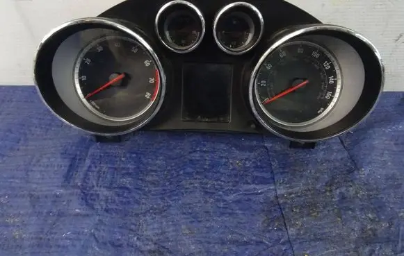 Opel Insignia A Speedometer (instrument cluster) 12844141
