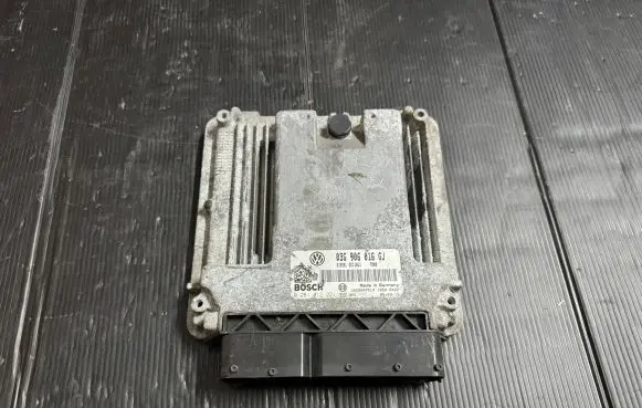 Volkswagen Golf V Engine control unit/module 03G906016GJ 1039S07510 0281012221