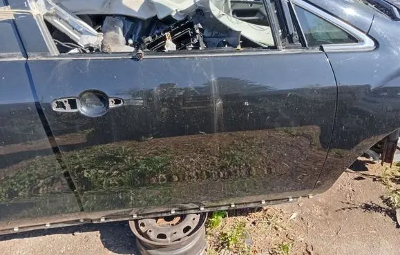 Mazda CX-7 Front door