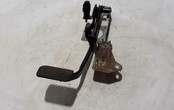 Volvo V50 Brake pedal 31202371