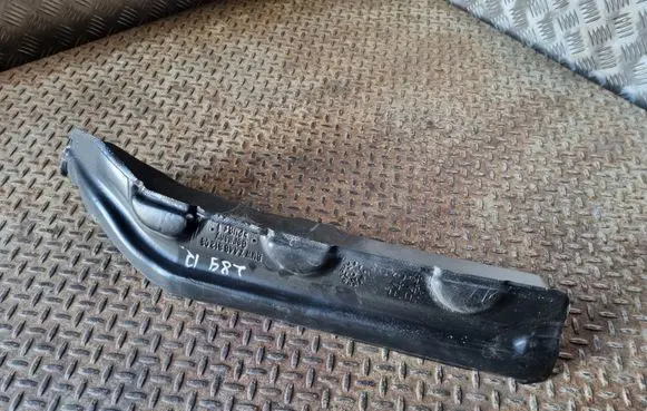 BMW 1 F40 Fender foam support/seal 7448812