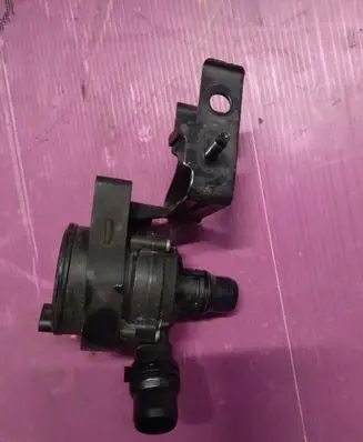 Peugeot 208 Electric auxiliary coolant/water pump 9833874480