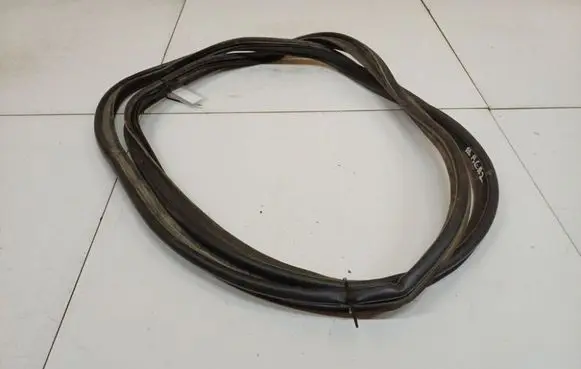 Toyota Avensis T250 Trunk rubber seal (body)