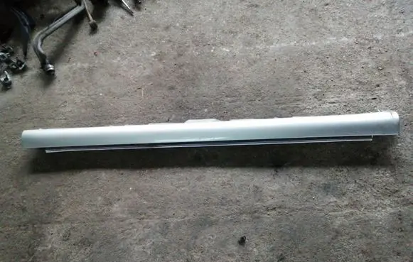 Toyota Avensis T250 Side skirt front trim 7585205010