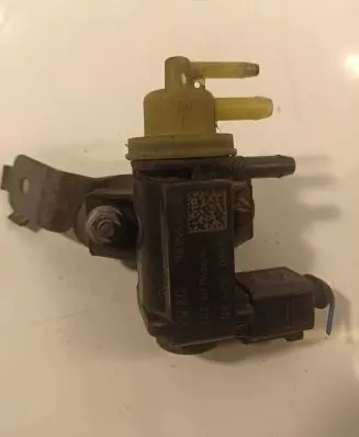 Volkswagen Touran II Turbo solenoid valve 1K0906627B 08934 4011464A
