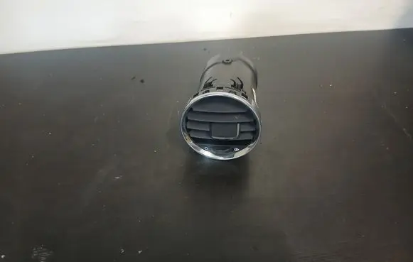 Peugeot 308 Dash center air vent grill Y05190 9658F 305038