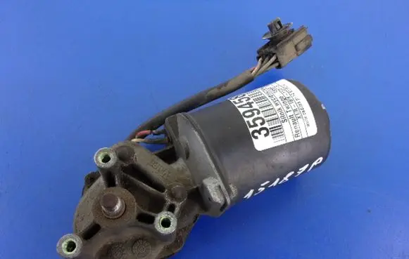 Renault Twingo I Front wiper linkage and motor
