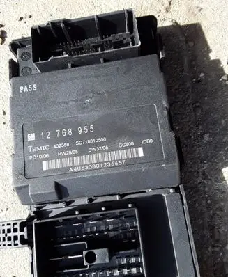 Cadillac BLS Fuse module 12768955