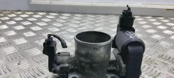 Toyota RAV 4 (XA30) Throttle valve 260107I12
