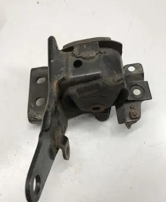 Toyota Corolla Verso AR10 Engine mount bracket 123710R010