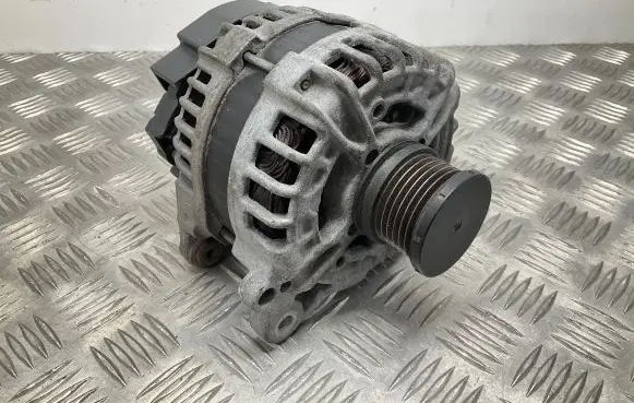 Audi A4 S4 B8 8K Generator/alternator 03L903017E