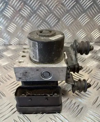 Volkswagen Golf V ABS Pump 1K0907379N 1K0614117F 00005793E6