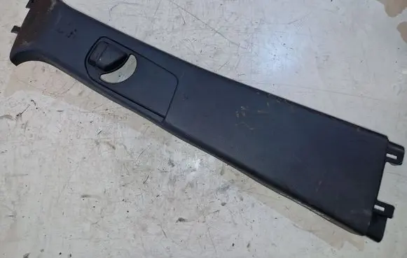 Jeep Grand Cherokee (B) pillar trim (top) 