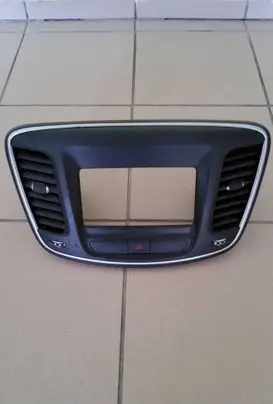 Chrysler 200 Radio/GPS head unit trim 68160143AA 1099178