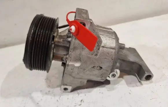 Renault Twingo III Air conditioning (A/C) compressor (pump) 926002090R