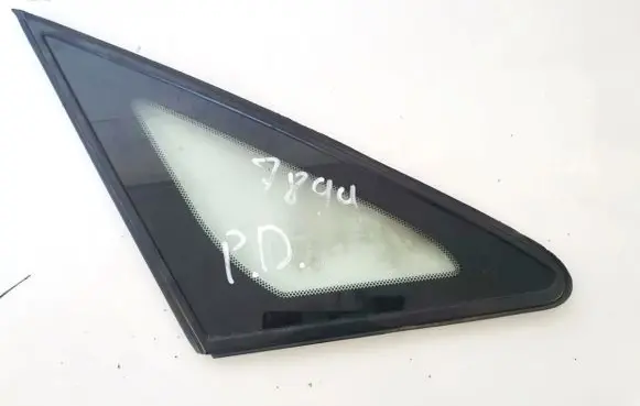 Toyota Avensis Verso Front triangle window/glass 