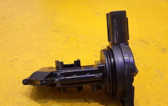 Toyota RAV 4 (XA50) Mass air flow meter 22204 75040 1975000020 201005301218