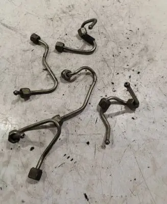 Fuel injector supply line/pipe