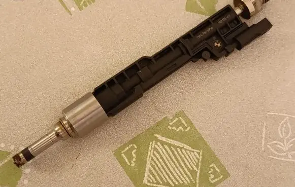BMW X5 F15 Fuel injector 7599876 13647599876