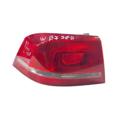 Volkswagen PASSAT B7 Rear/tail lights 3AE945095C