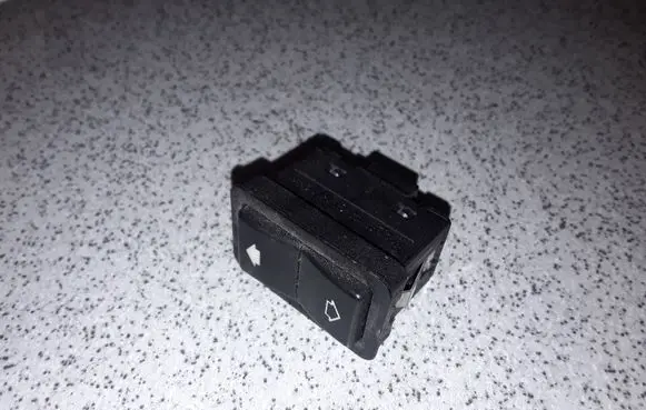 BMW 5 E39 Electric window control switch 8368974
