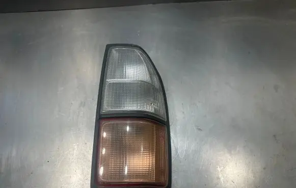 Toyota Land Cruiser (HDJ90) Rear/tail lights