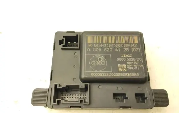 Mercedes-Benz Sprinter W906 Door control unit/module A9068204126