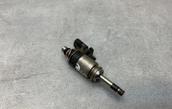 Skoda Octavia Mk3 (5E) Fuel injector 04E906036AN