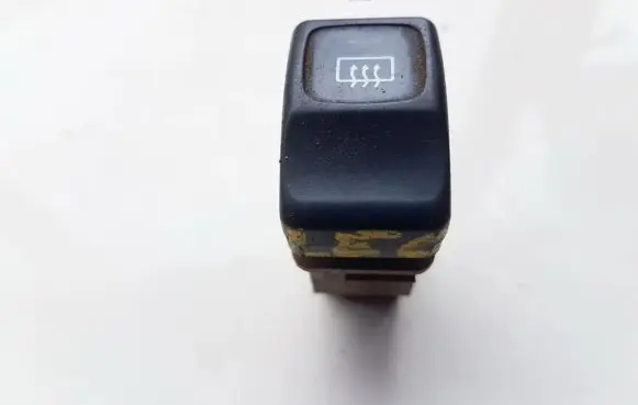 Subaru Legacy Windscreen/window heater switch