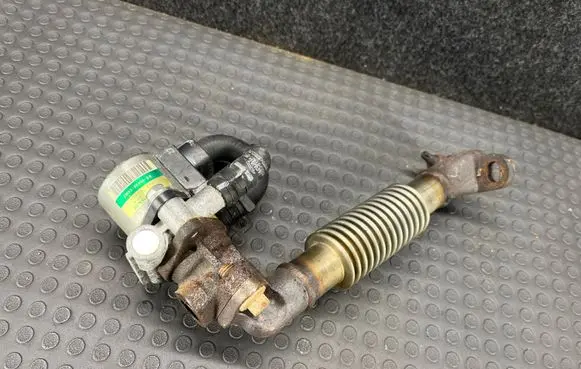 Jaguar XF X250 EGR valve 2W939E456BB