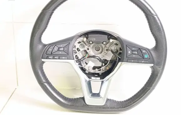 Nissan Leaf II (ZE1) Steering wheel 7910U 7910UN10158