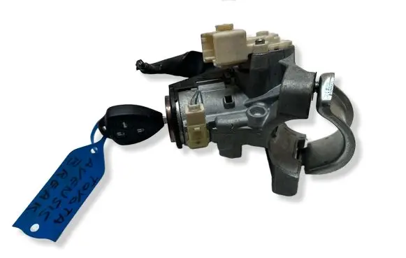 Toyota Avensis T270 Ignition lock 29653453
