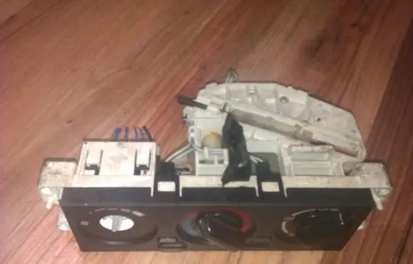 Nissan Almera Climate control unit