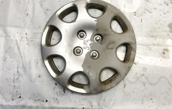 Peugeot 307 R15 wheel hub/cap/trim 9637540880