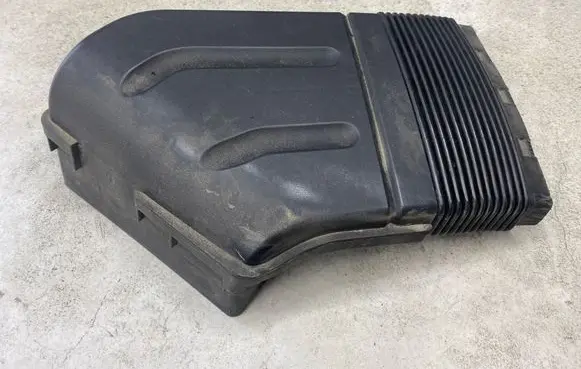 Audi A4 S4 B6 8E 8H Air intake duct part 8E0129617D