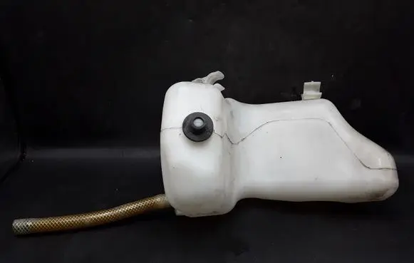 Mercedes-Benz CLS C219 Windshield washer fluid reservoir/tank 2118602160